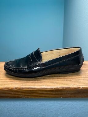 TOD'S womens black patent leather loafers 37 7 Driving Shoes See Description